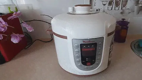 Подарили мультиварку MOULINEX CE501132. С трудом разобралась)